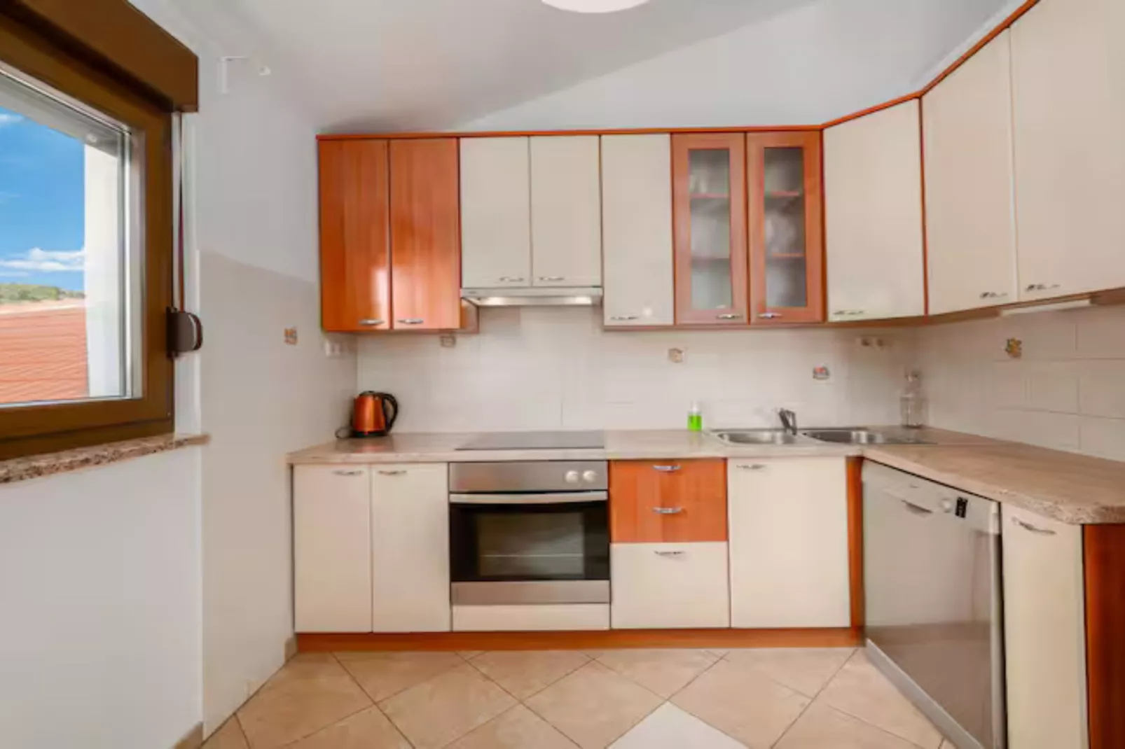 Villa Mima Pool Retreat - Five Bedroom Villa With Pool-Kitchen