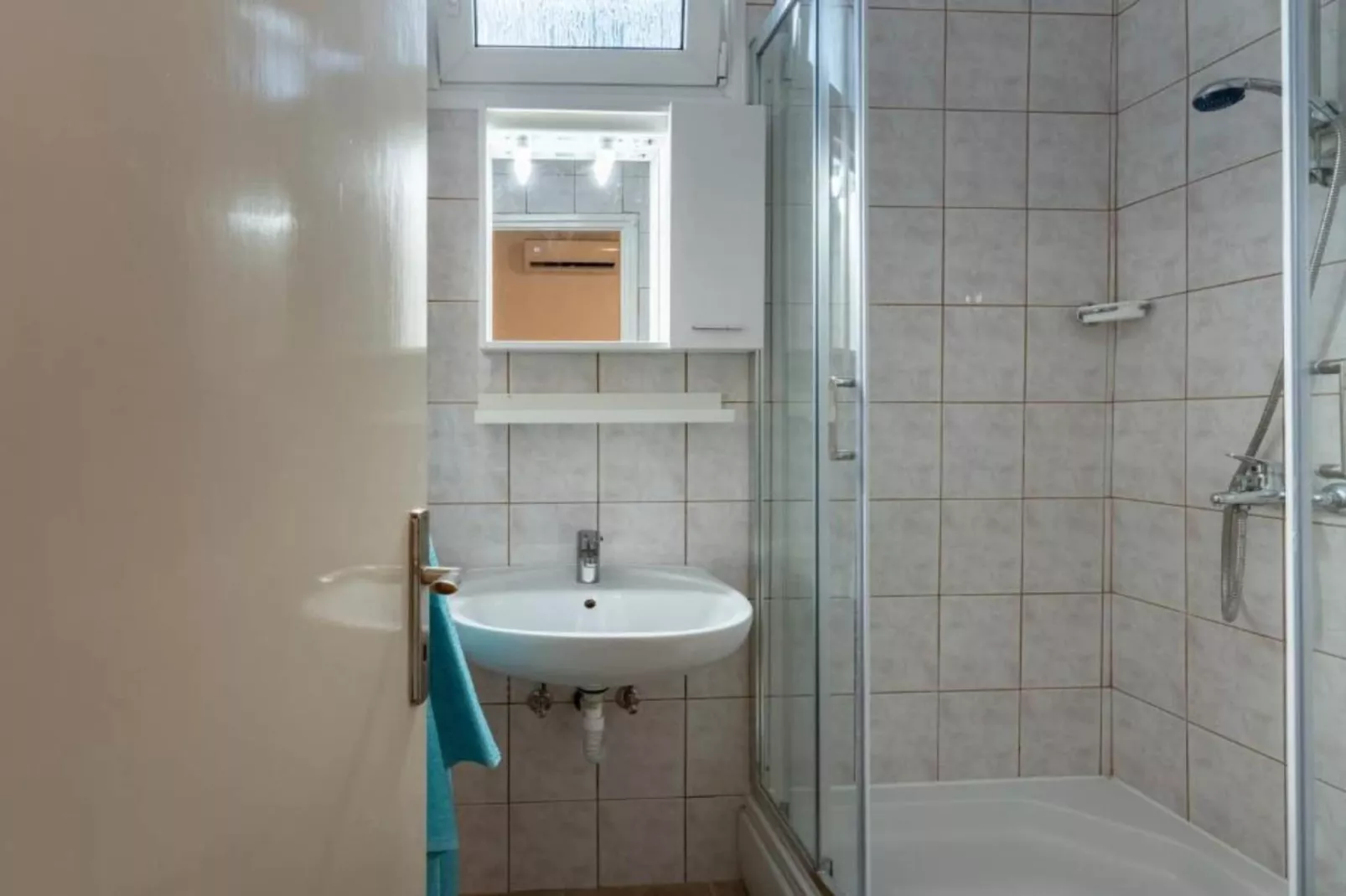 Apartment Verde Blu - Two Bedroom Apartment With Terrace And Garden View-Bathroom