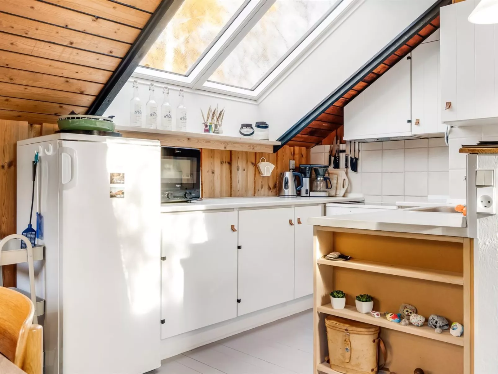 "Else" - 470m from the sea-Inside