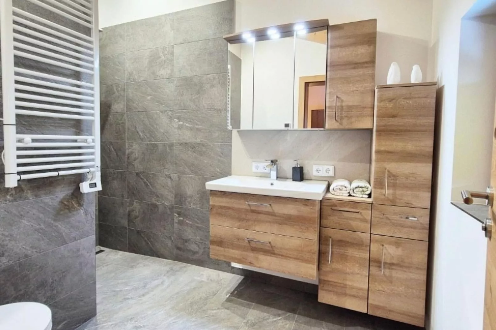 Ferienwohnung Mayrhof-Bathroom