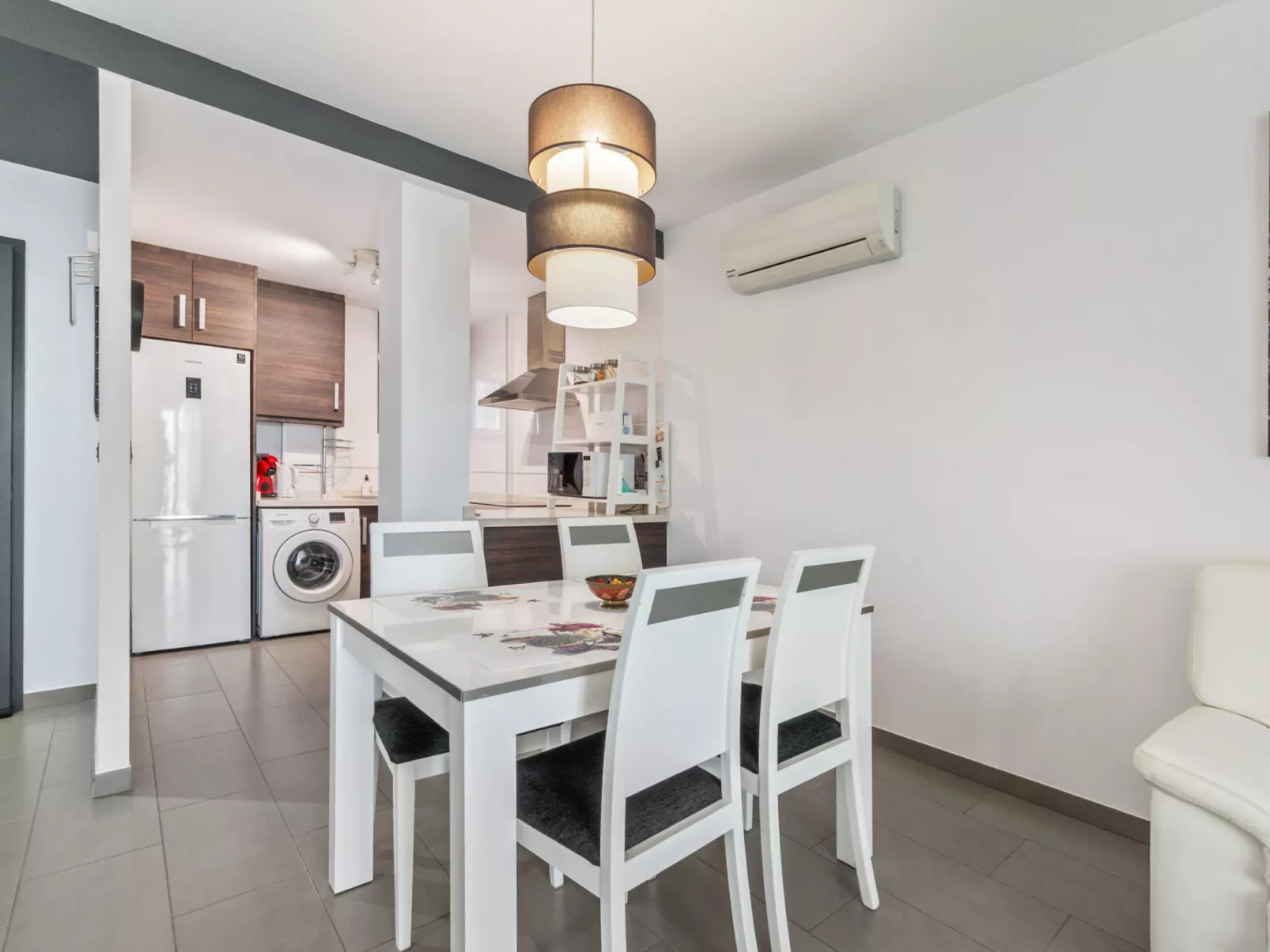 Oasis Beach 1-Drinnen