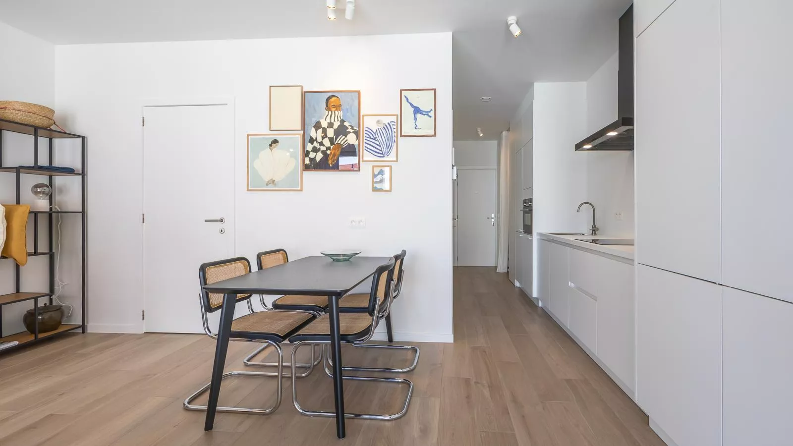 Omnia 9 - 0203-Indoor