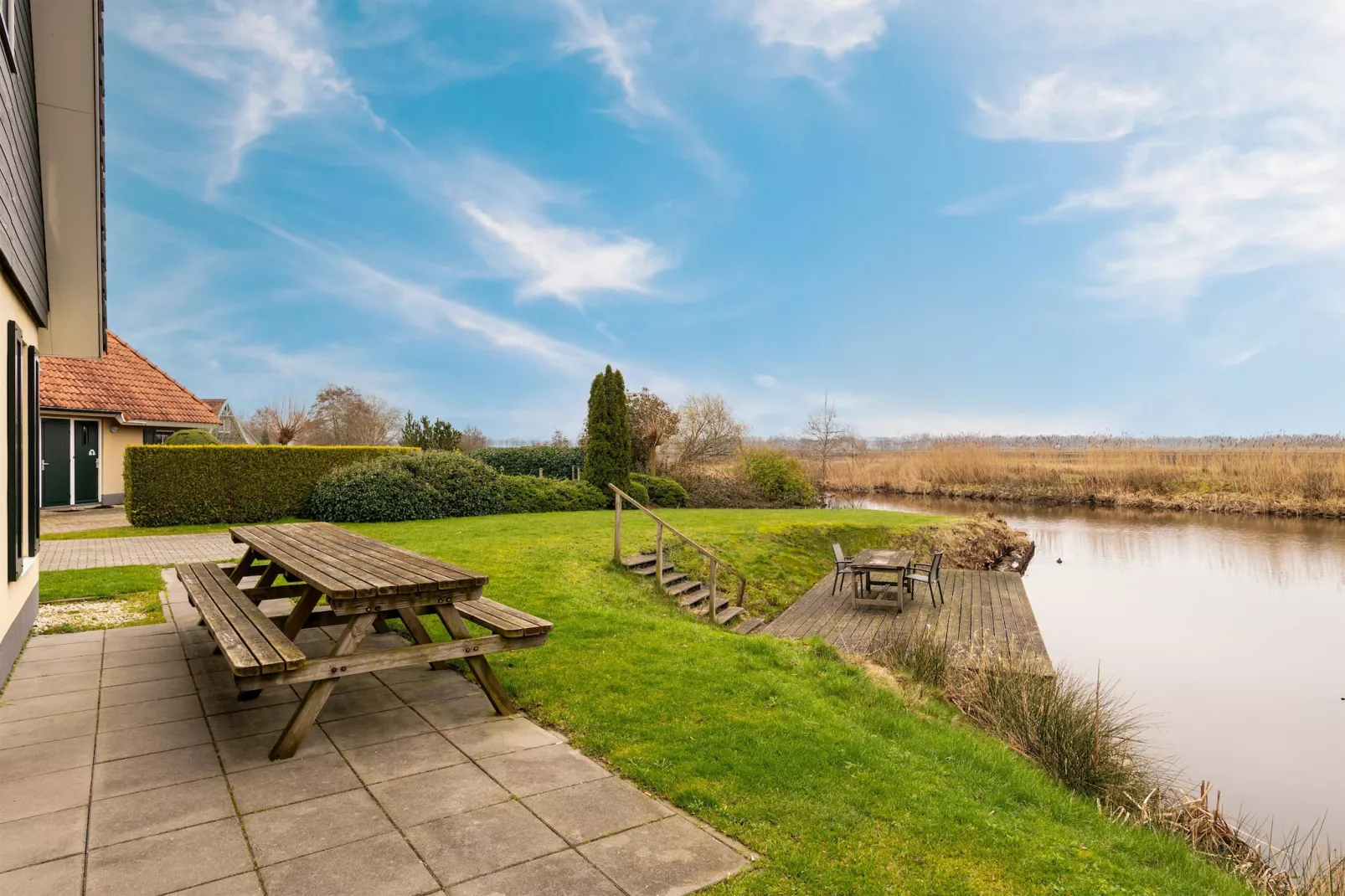 Vakantiepark Emslandermeer 19-Gardens in summer