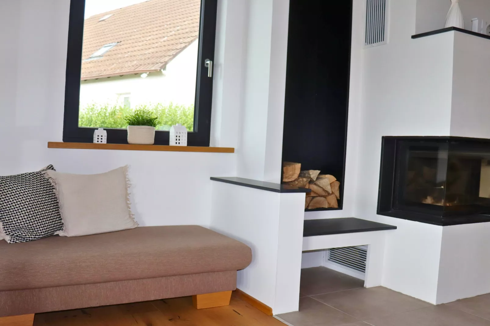 Eifel-Finca mit Whirlpool und Gartenlounge-Living room