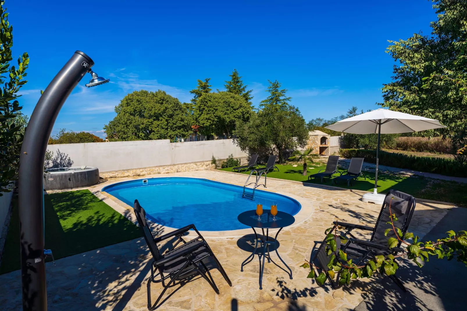 Holiday home Emily-Piscine