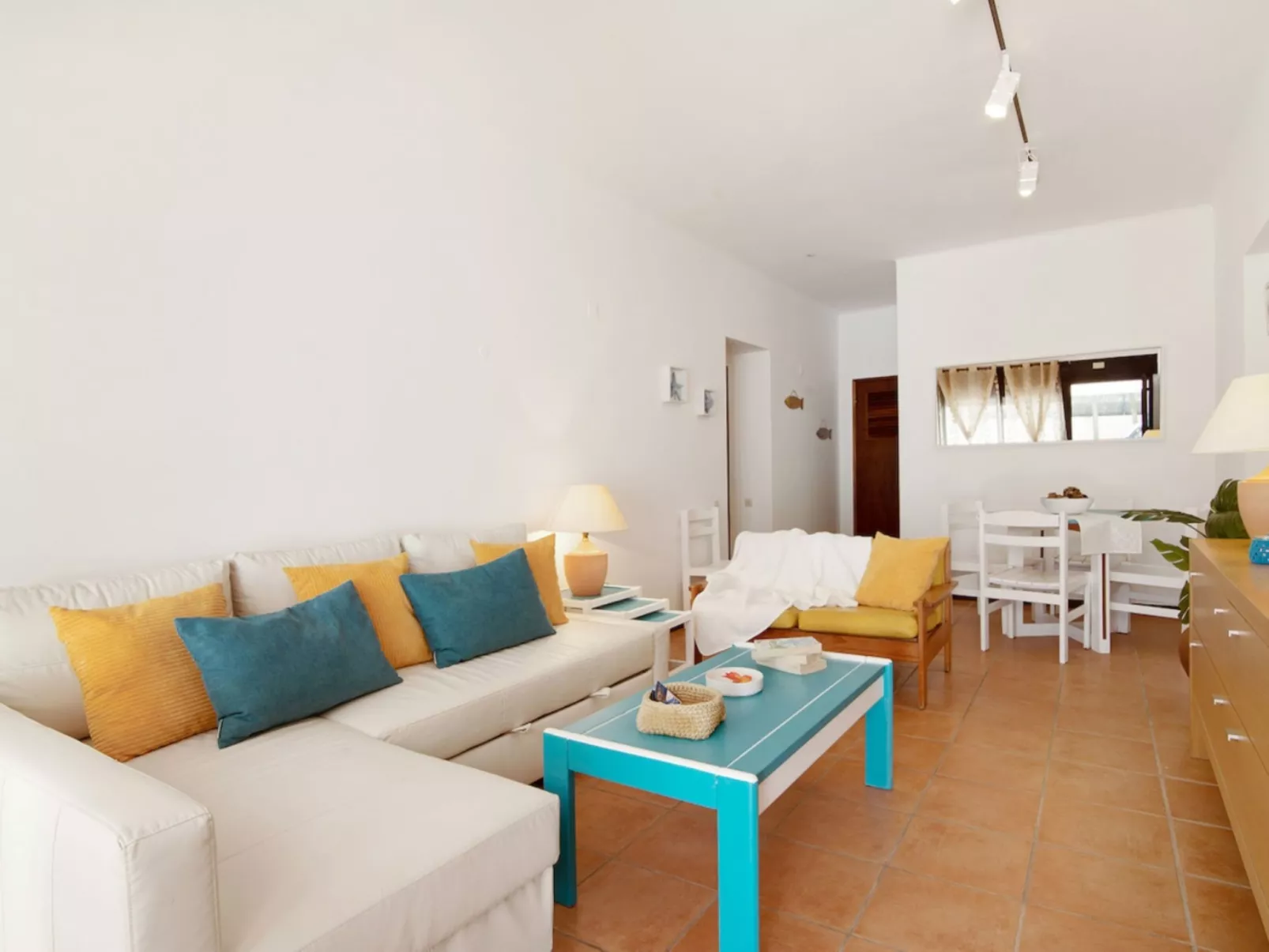 Joyce - Sunny Way-Dedans