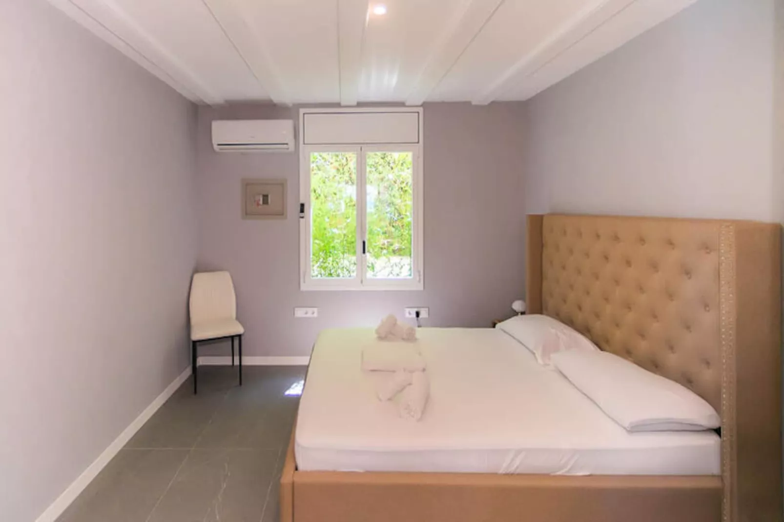 Maison à Roses-Untagged