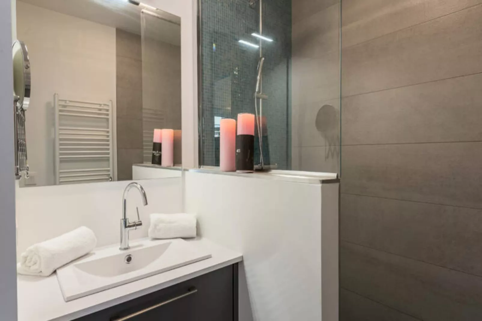 Appartements à Duingt-Nicht zugeordnet