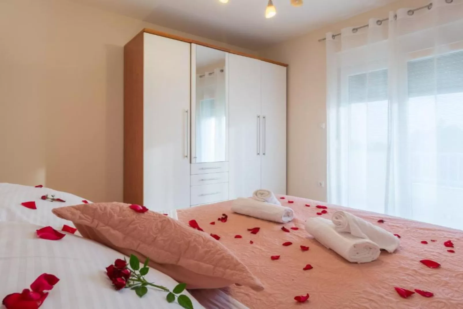 Holiday House BALEN with Swimming Pool - Six Bedroom Holiday House With Pool-Schlafzimmer