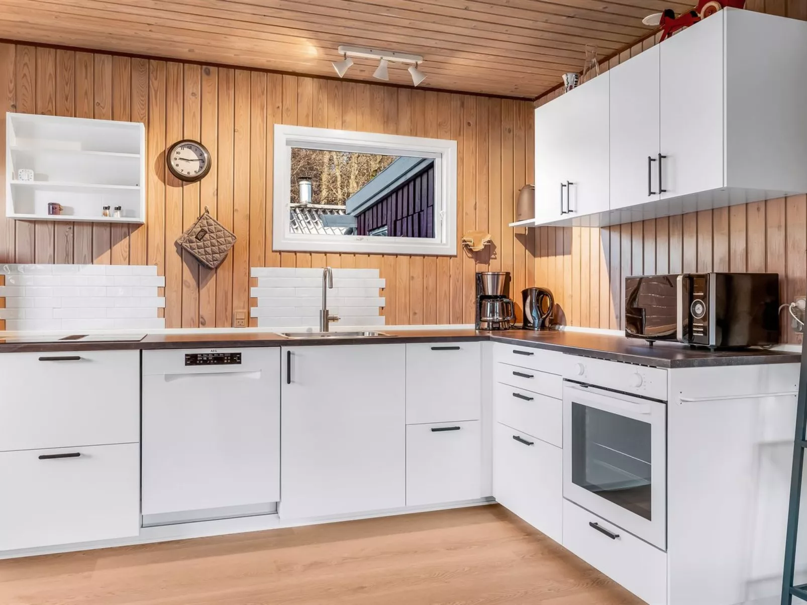 "Pavo" - 200m from the sea-Drinnen