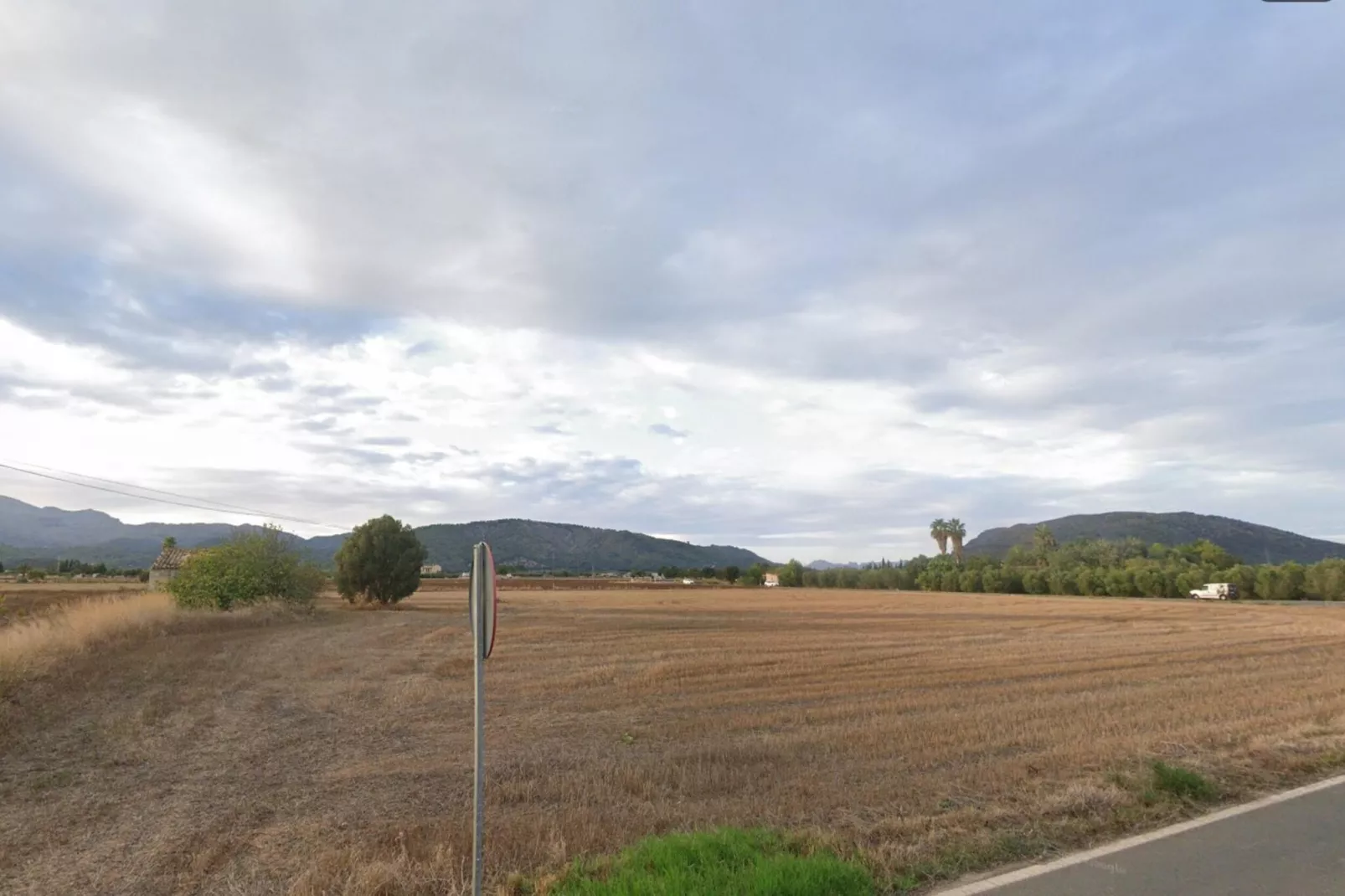 Can Serra-Areas within 5km in summer