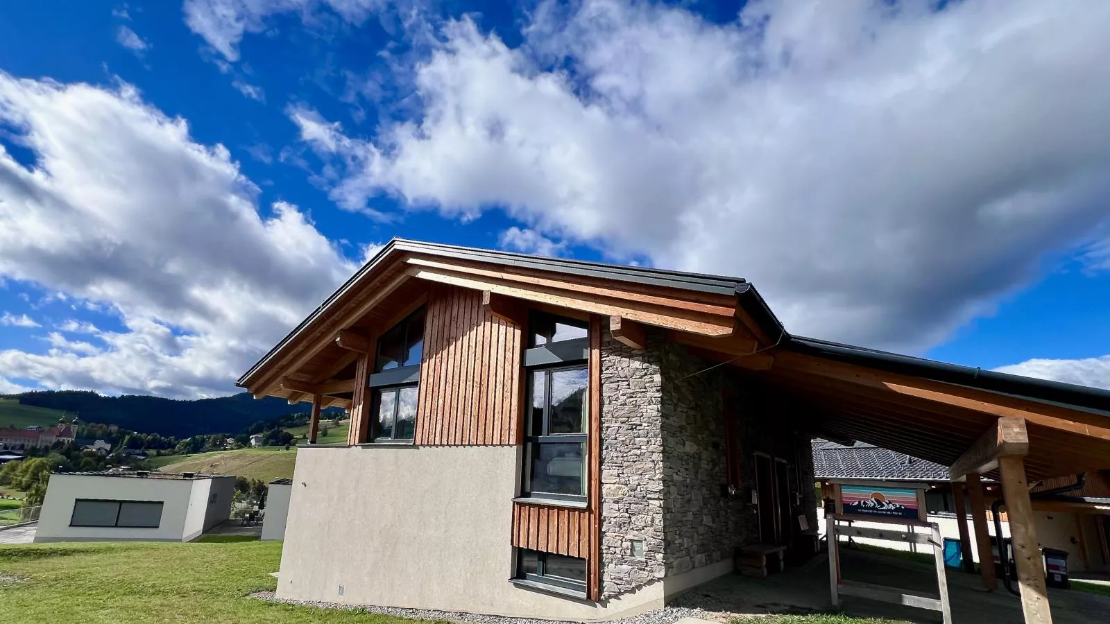 Grebenzen Lodge Pabstin 36B-Exterior in summer