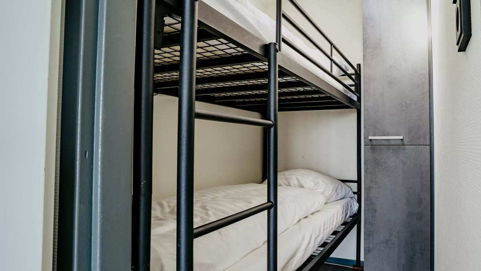 Tiny houseboat Uitgeest I-Bedroom