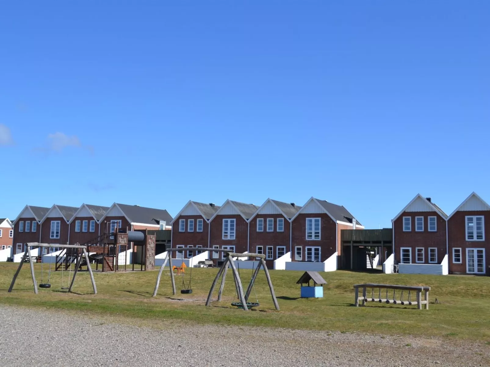 "Auti" - 2.3km from the sea - Outside