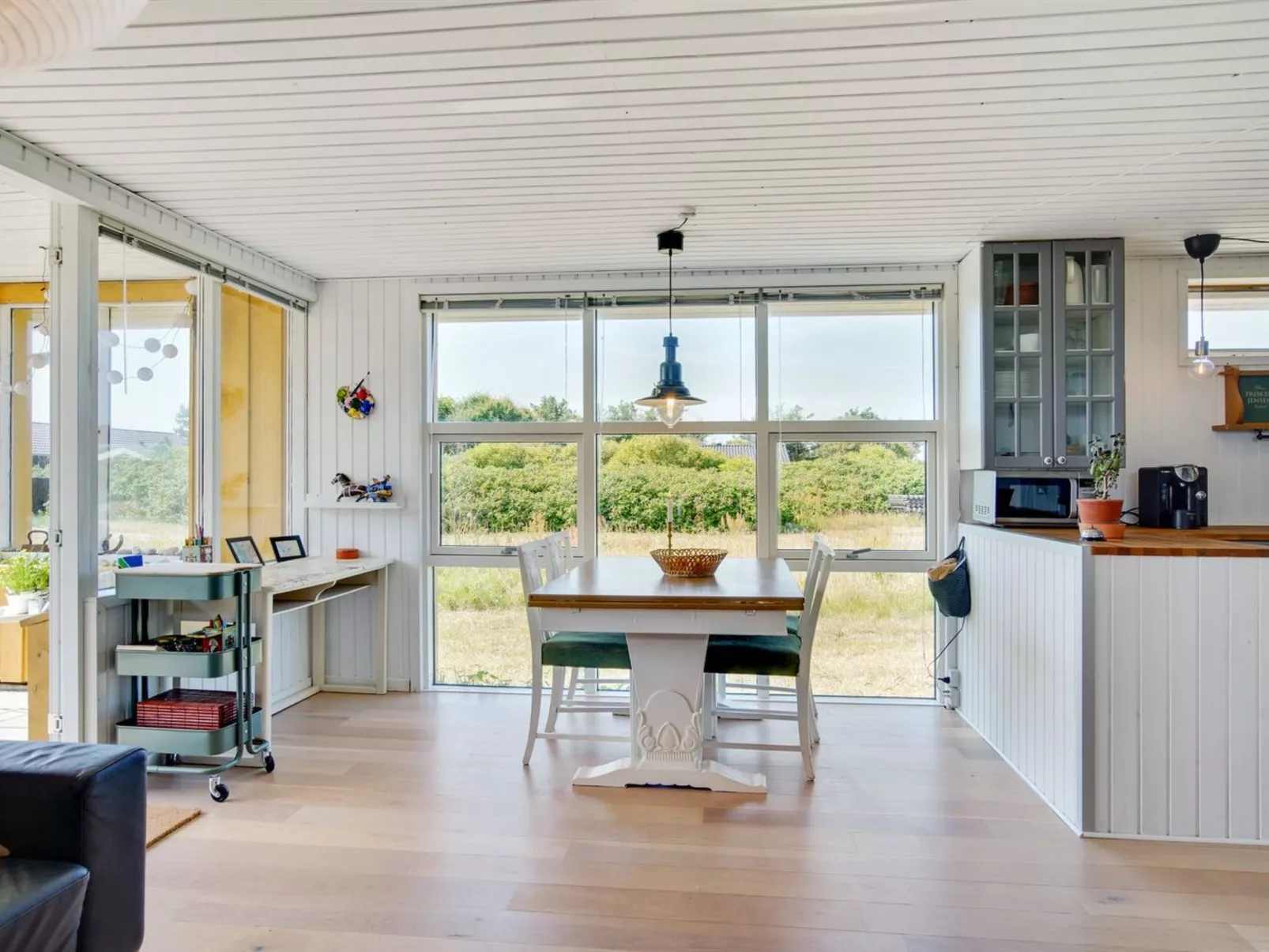 "Uffi" - 300m from the sea-Drinnen