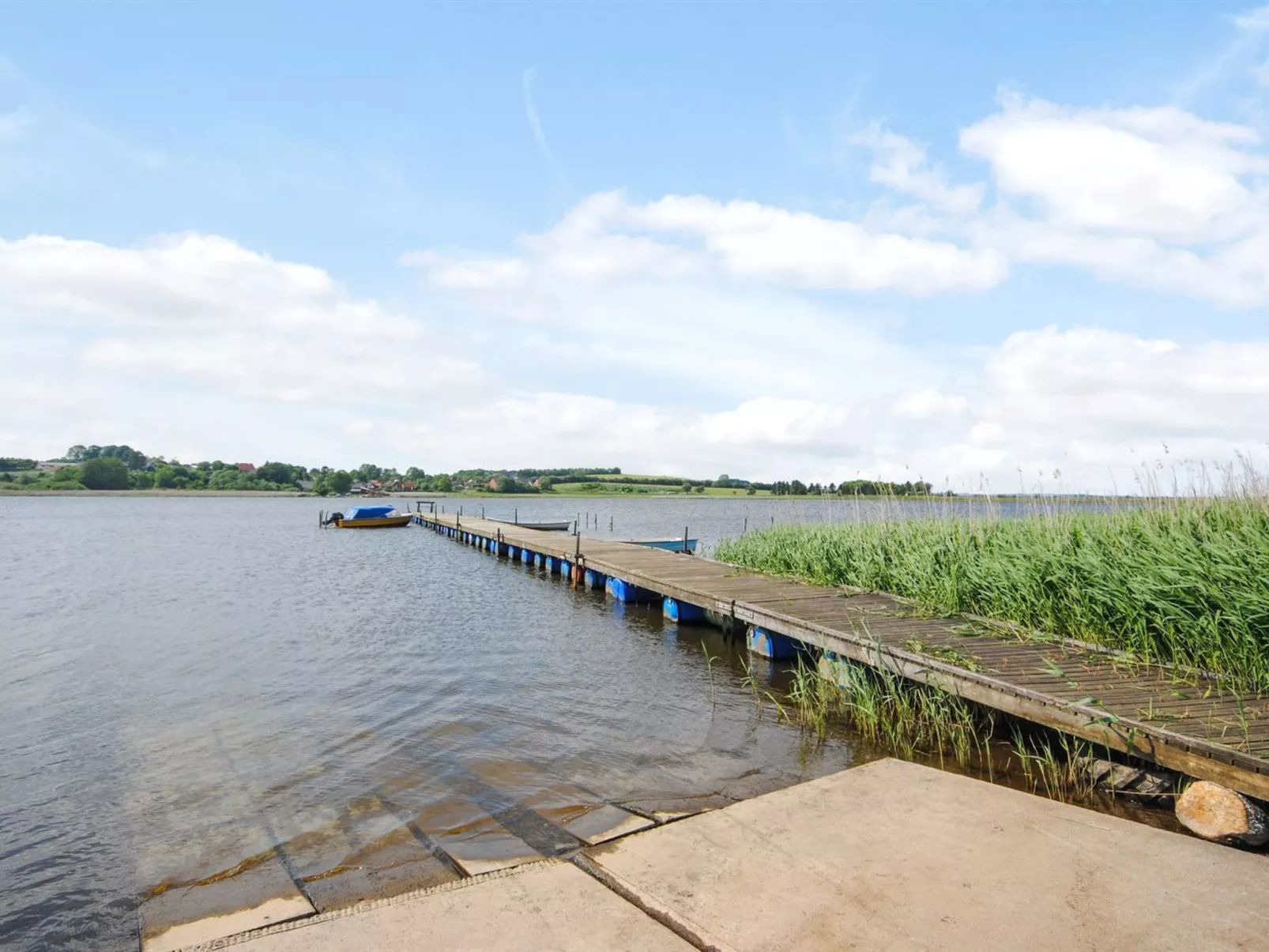 "Annabeth" - 300m to the fjord-Outside