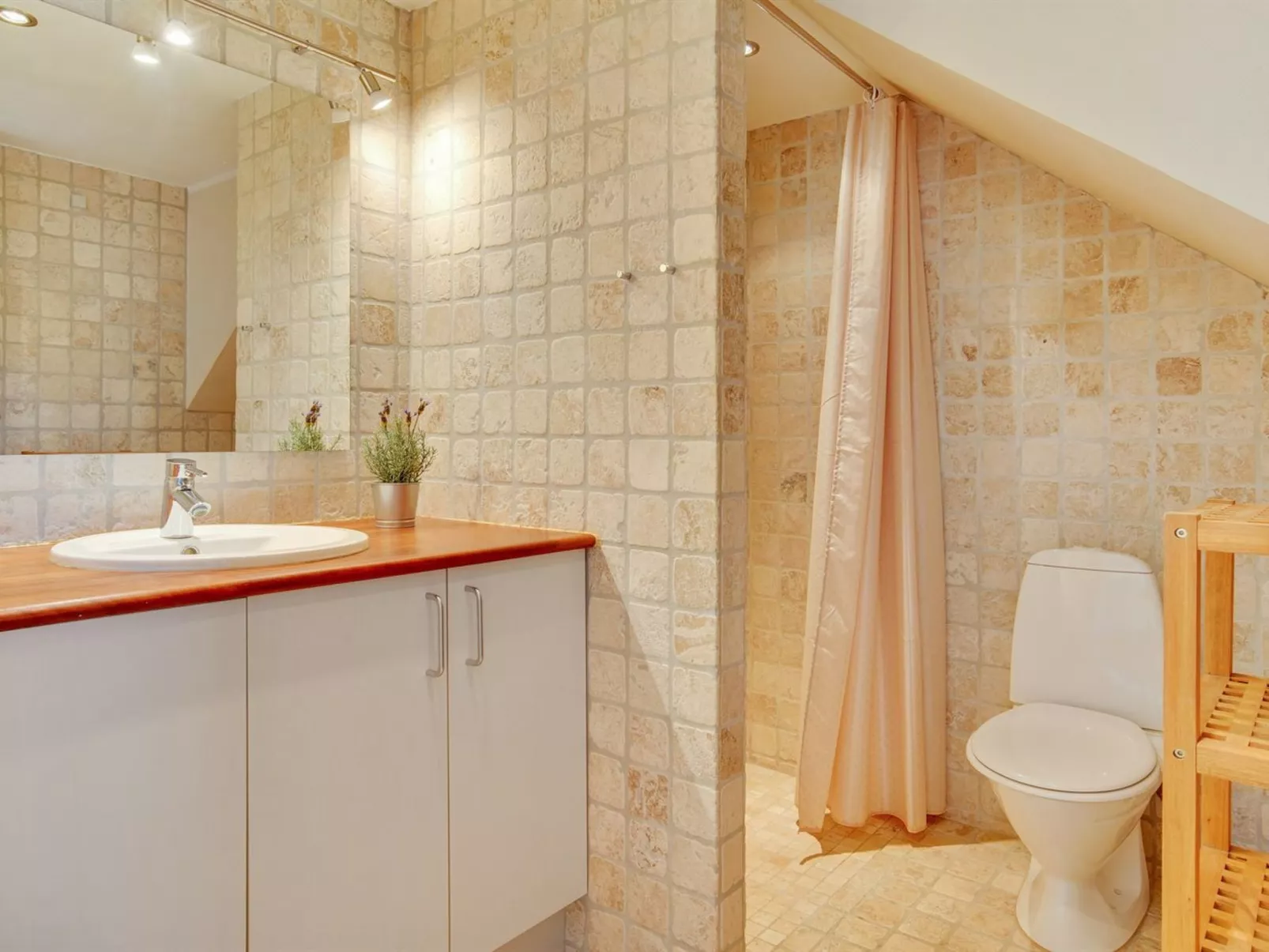 "Aline" - 1km from the sea-Inside