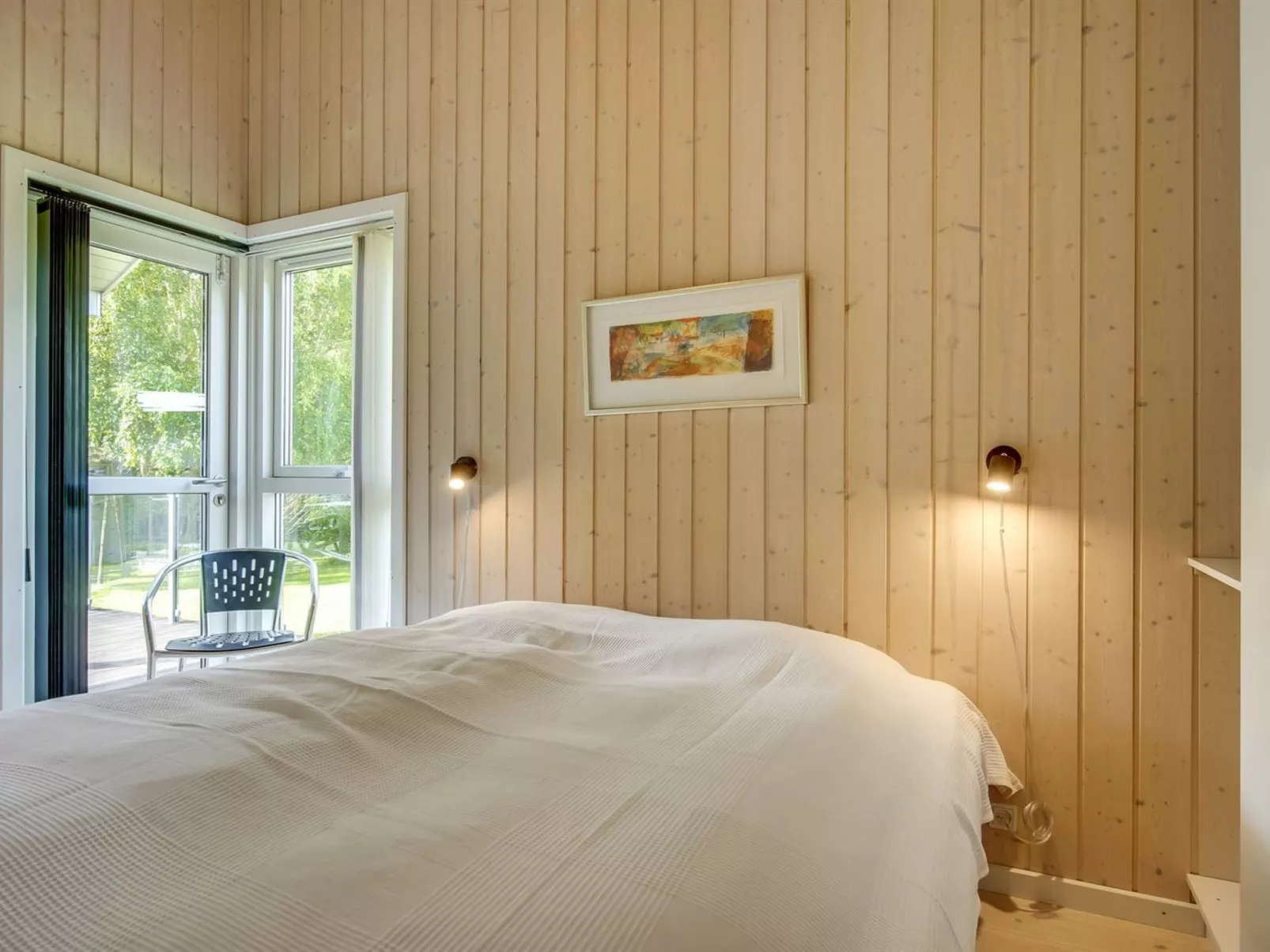 "Anemone" - 700m from the sea-Drinnen