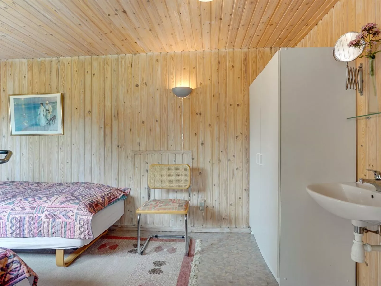 "Glum" - 300m from the sea-Inside