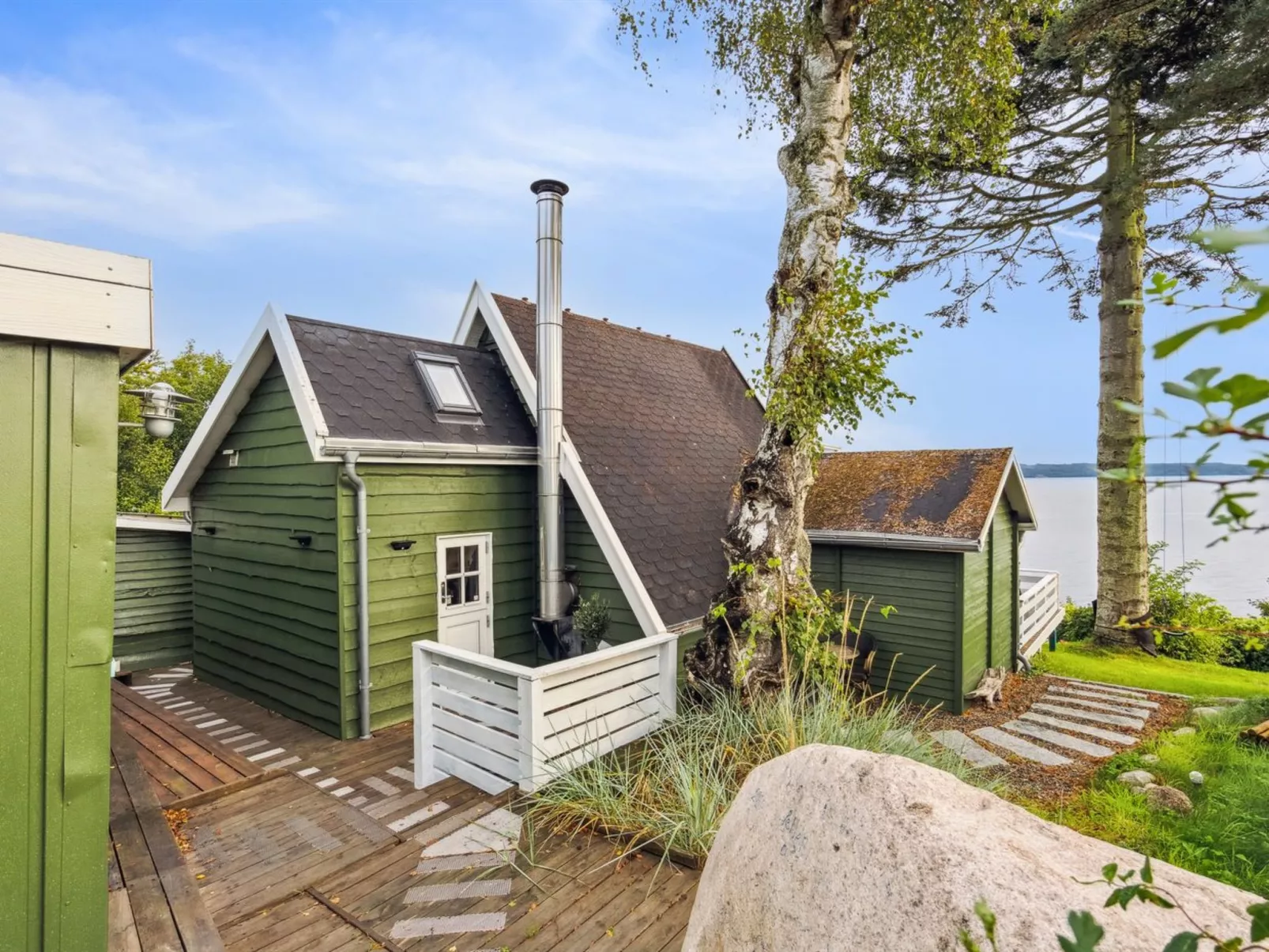 "Fifi" - 10m to the fjord-Outside