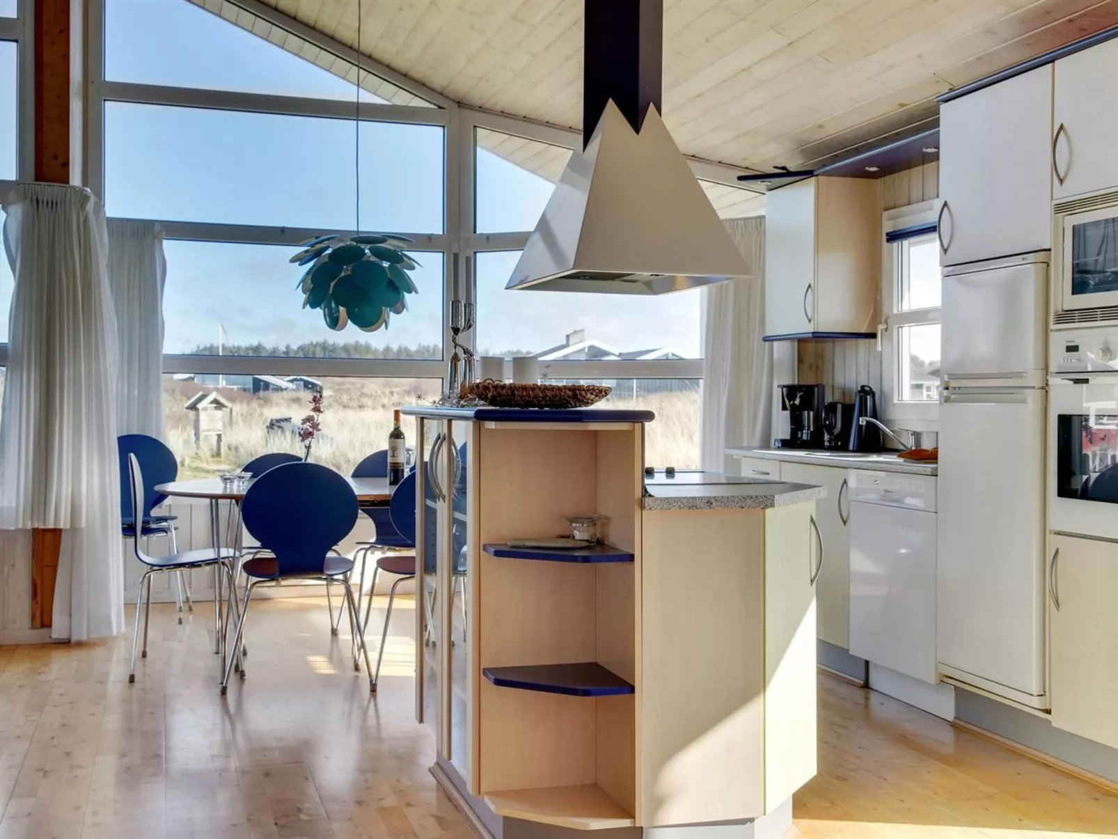 "Zafirka" - 364m from the sea-Inside