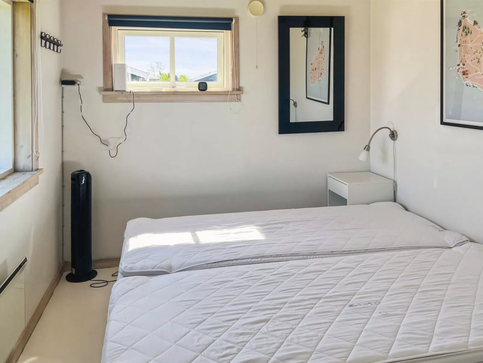 "Carlie" - 2.8km from the sea-Inside