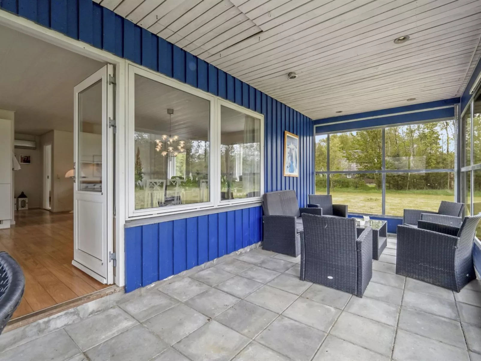 "Mikkeline" - 400m to the fjord-Drinnen