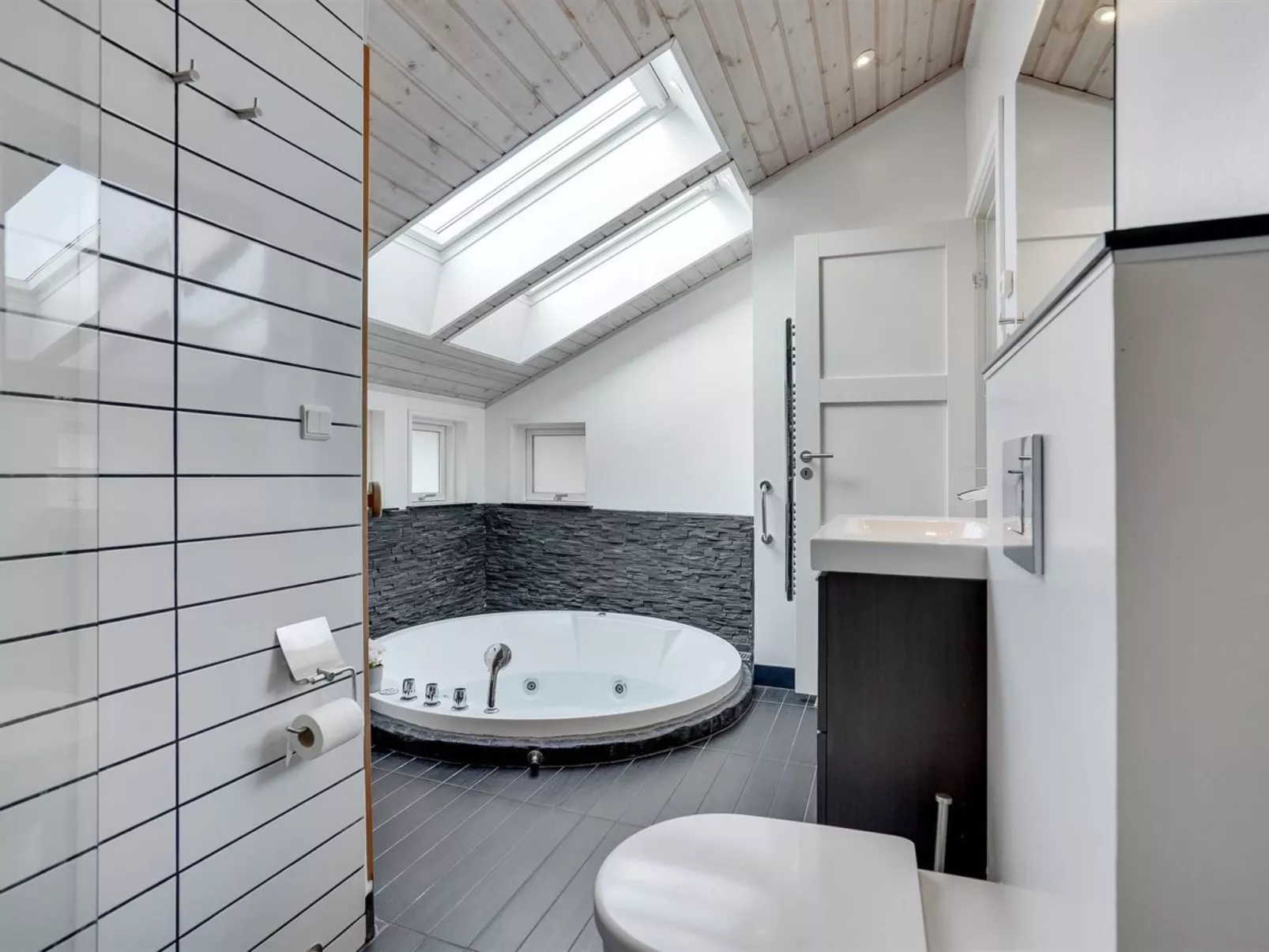 "Nyalle" - 1.3km from the sea-Dedans