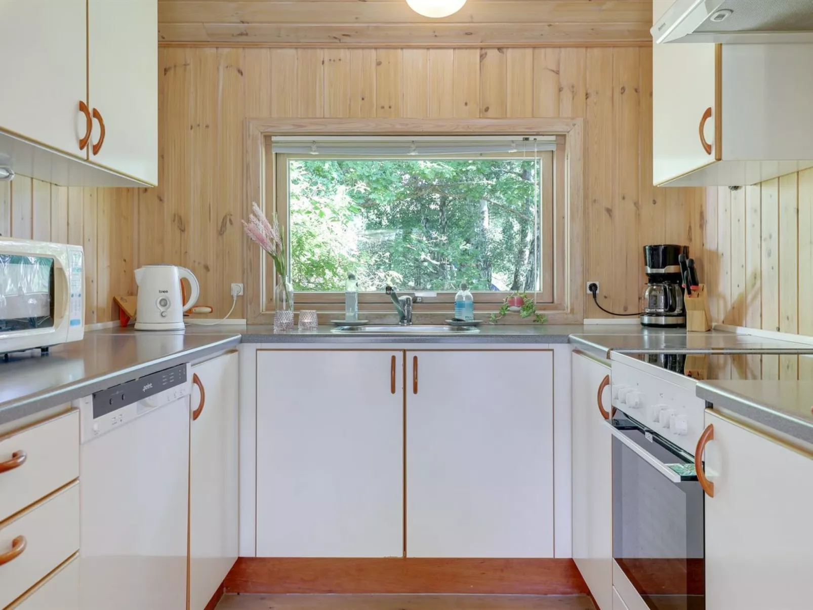 "Ailen" - 500m from the sea-Drinnen