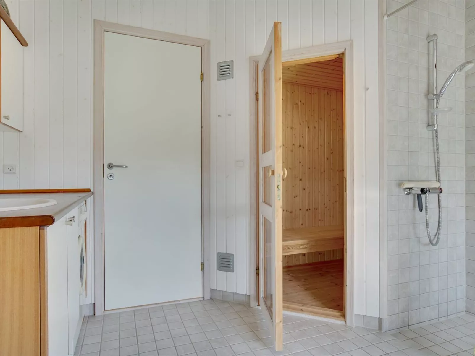 "Riana" - 375m from the sea-Inside