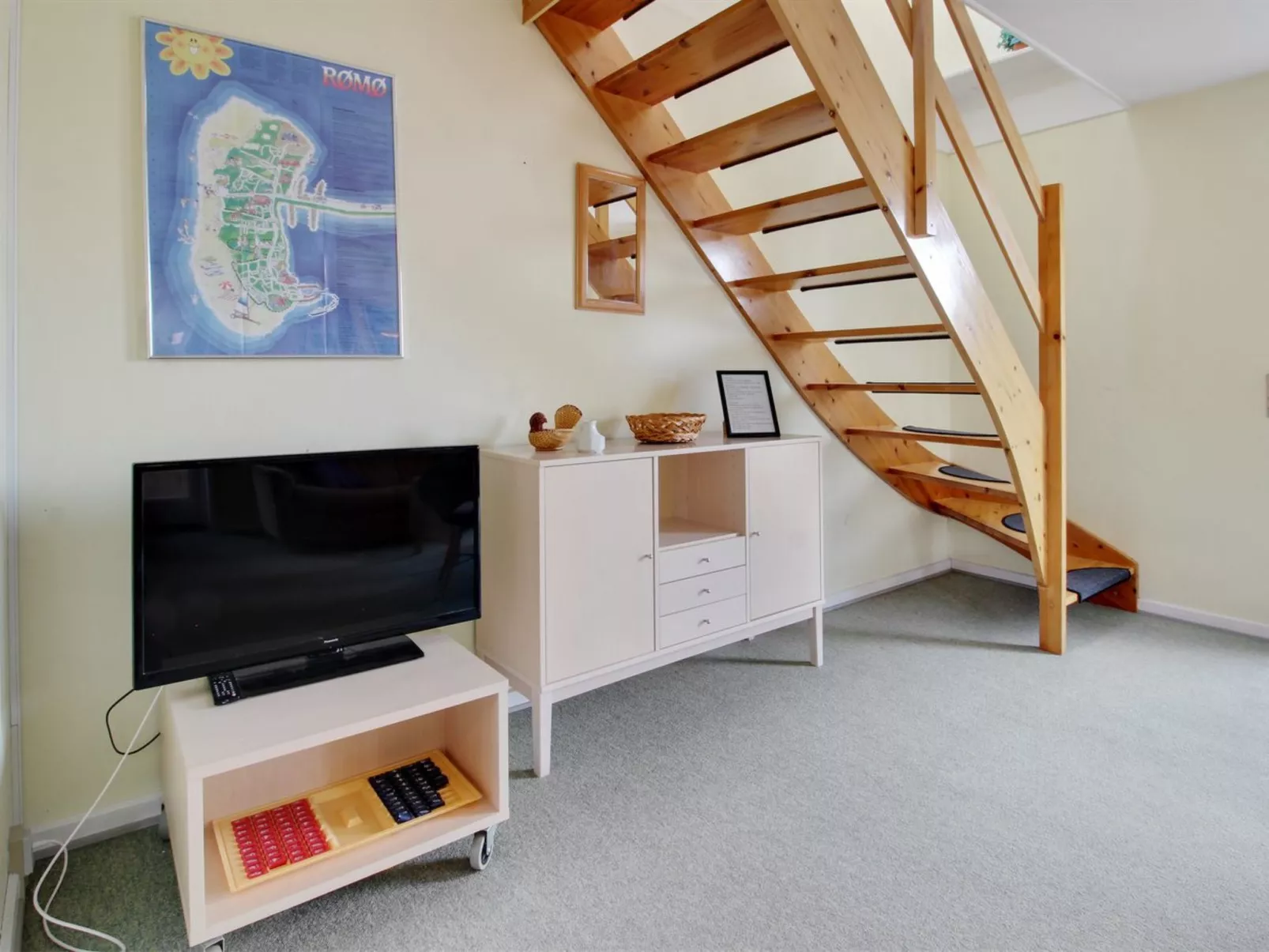 "Aya" - 2.3km from the sea-Inside