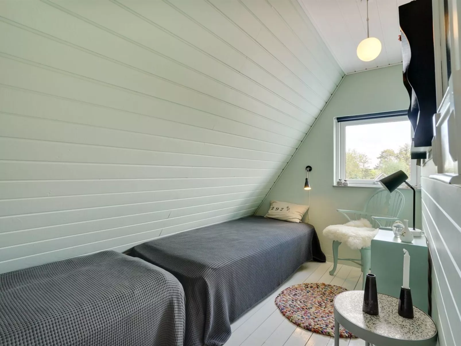 "Tamer" - 500m to the fjord-Drinnen