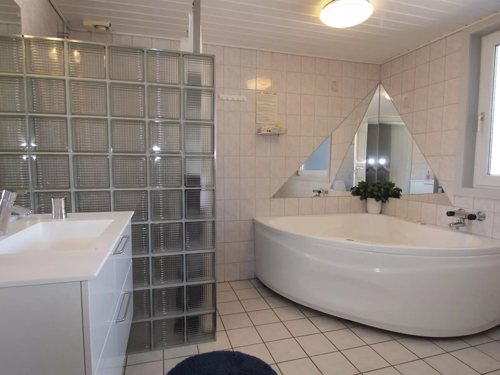 "Emmarenze" - 400m from the sea-Inside