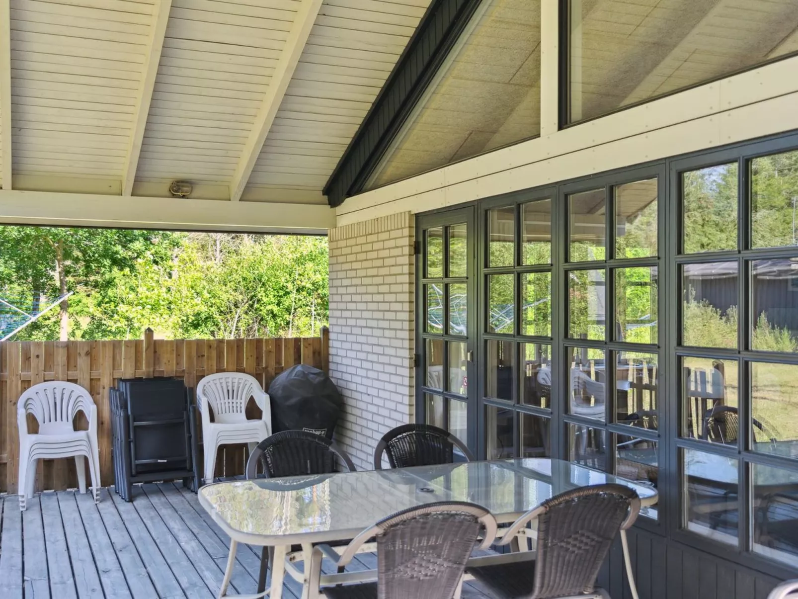 "Henny" - 1.5km from the sea-Outside