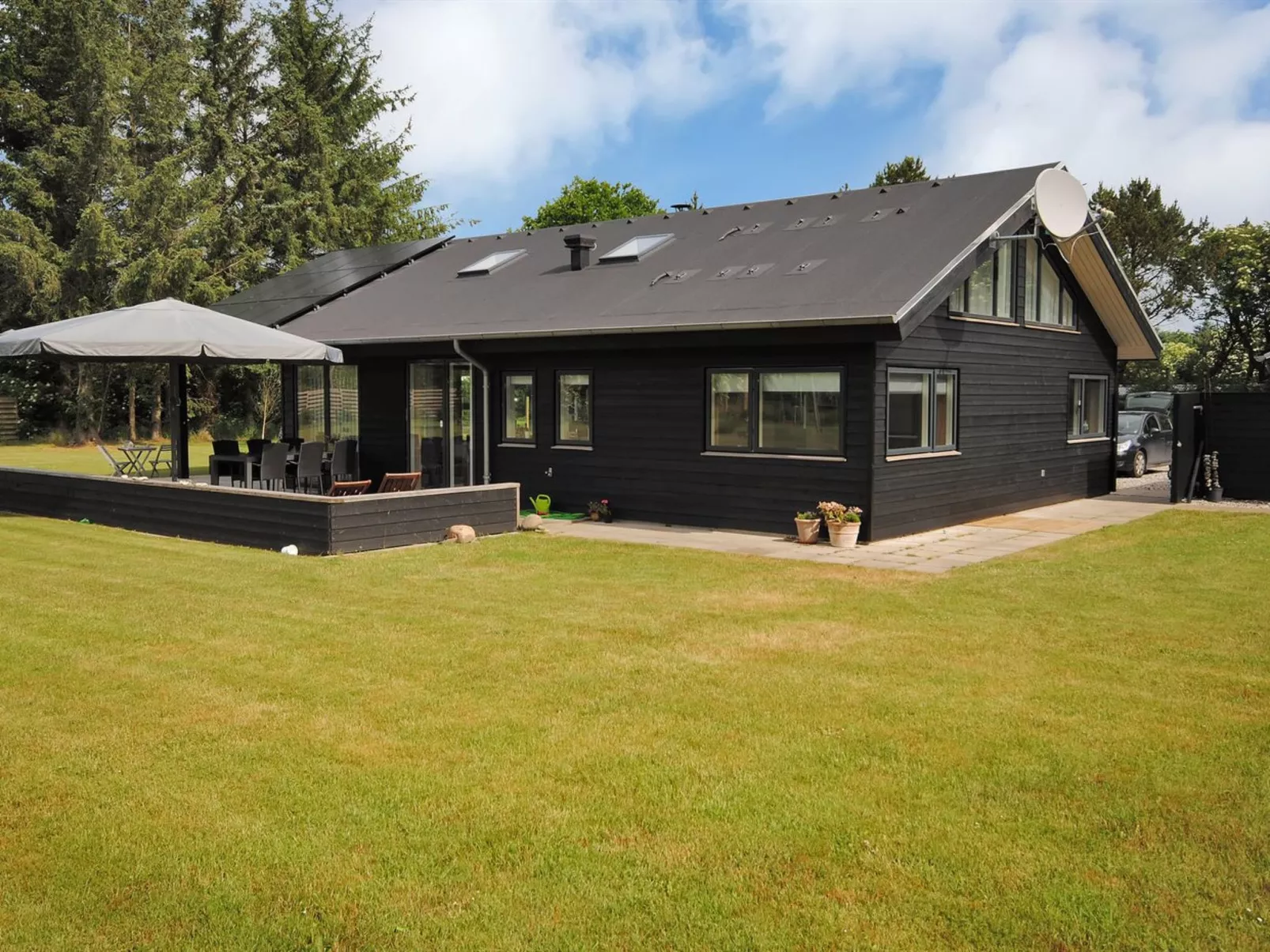 "Etly" - 600m to the fjord-Outside