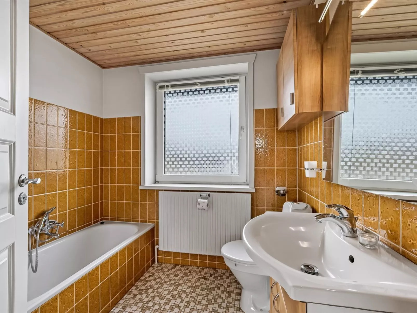 "Agne" - 400m from the sea-Drinnen