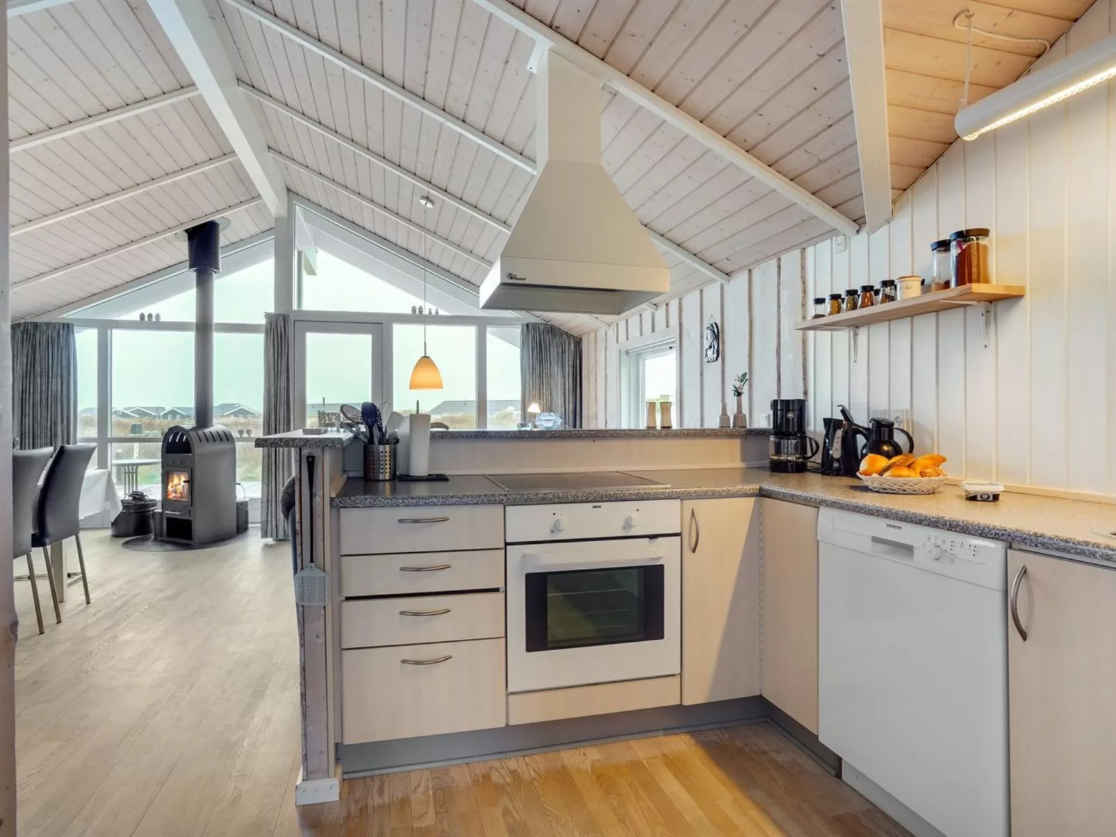 "Patrick" - 300m from the sea-Drinnen