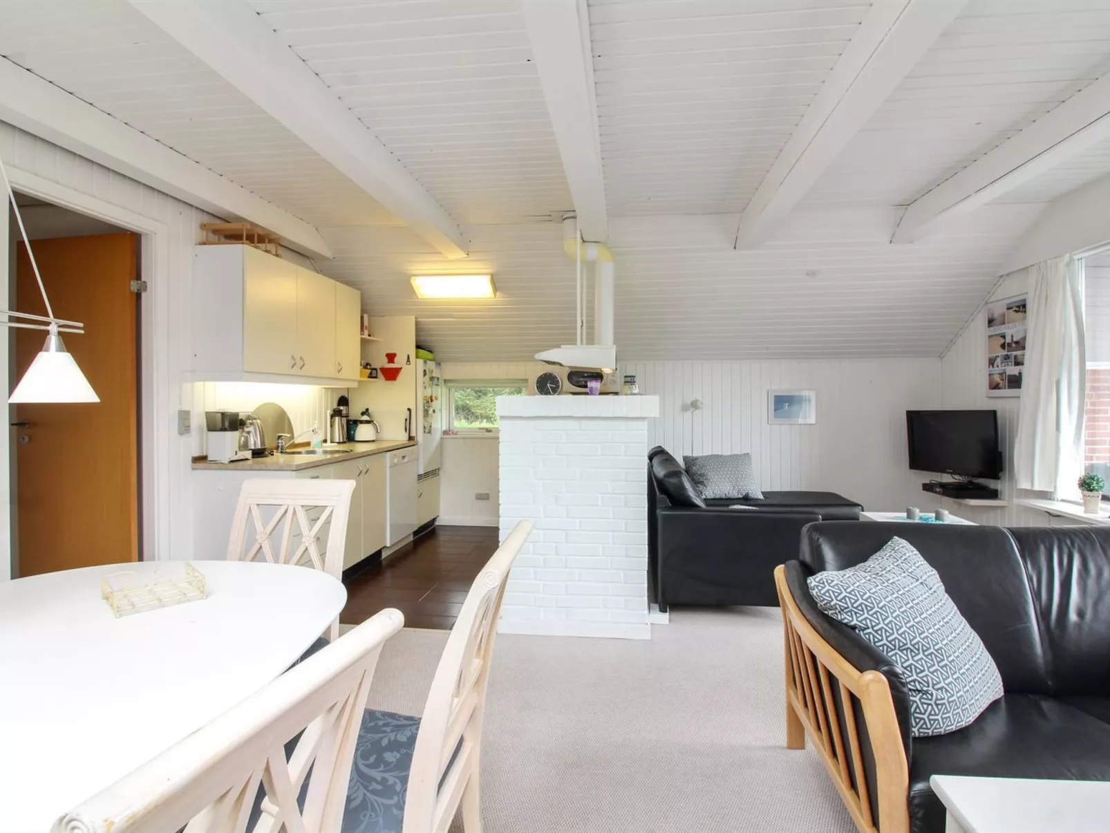 "Halli" - 700m from the sea-Dedans