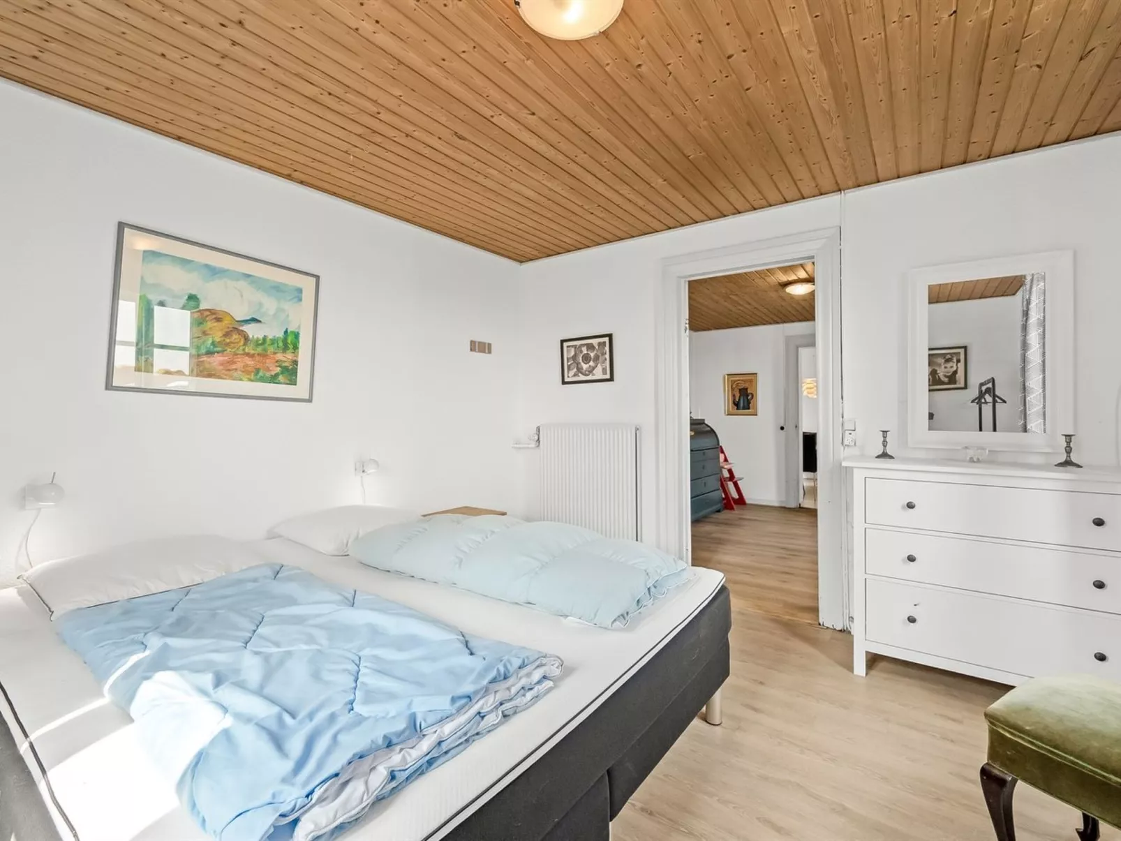 "Urte" -  from the sea-Inside