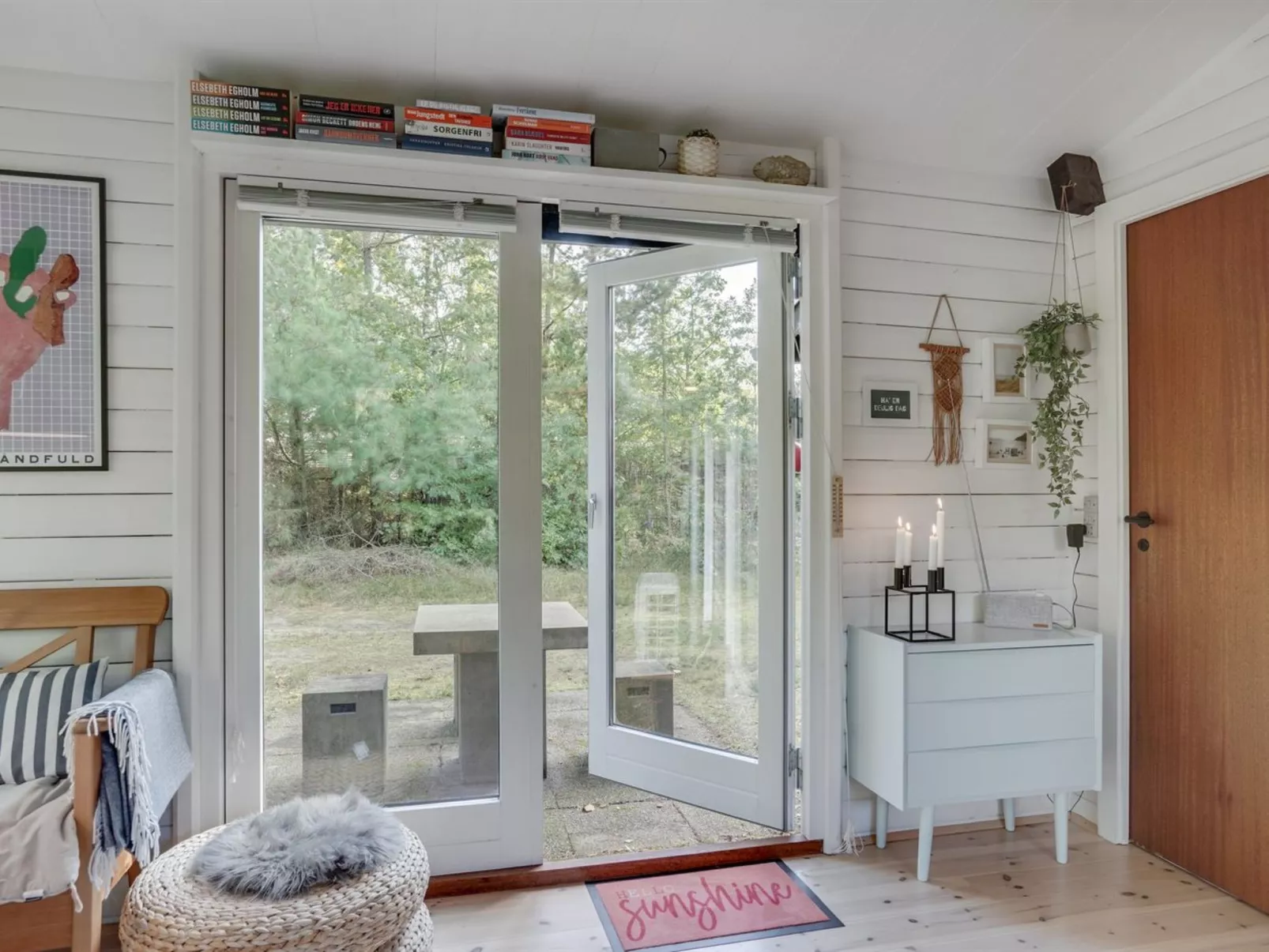 "Susannah" -  from the sea-Drinnen