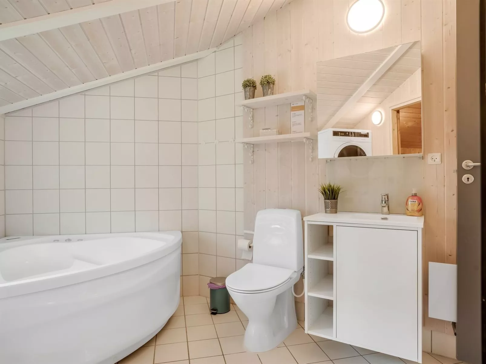 "Barnet" - 2.2km from the sea-Dedans