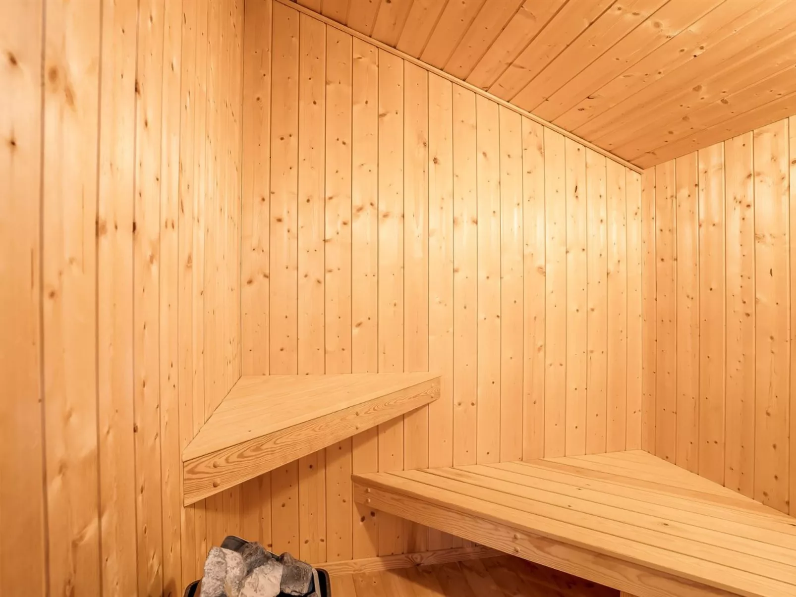 "Birtir" - 1.2km from the sea-Inside