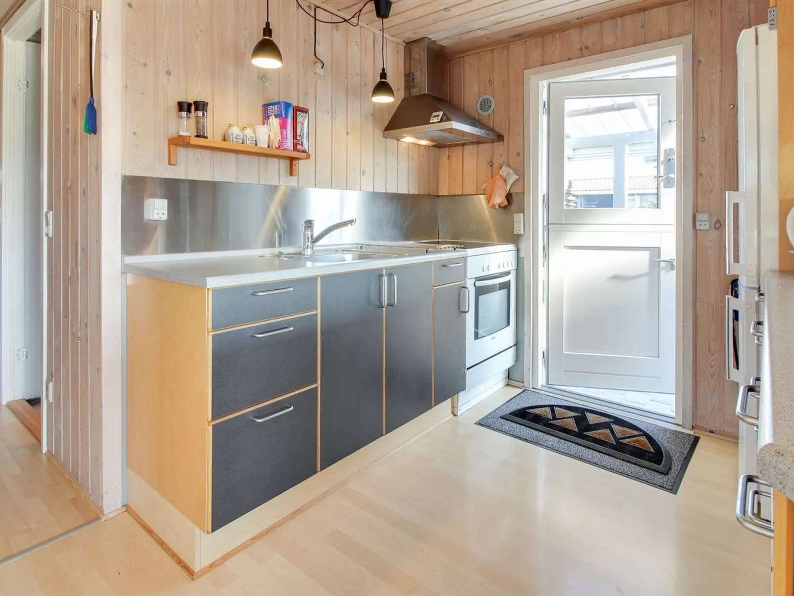 "Maika" - 800m to the fjord-Drinnen