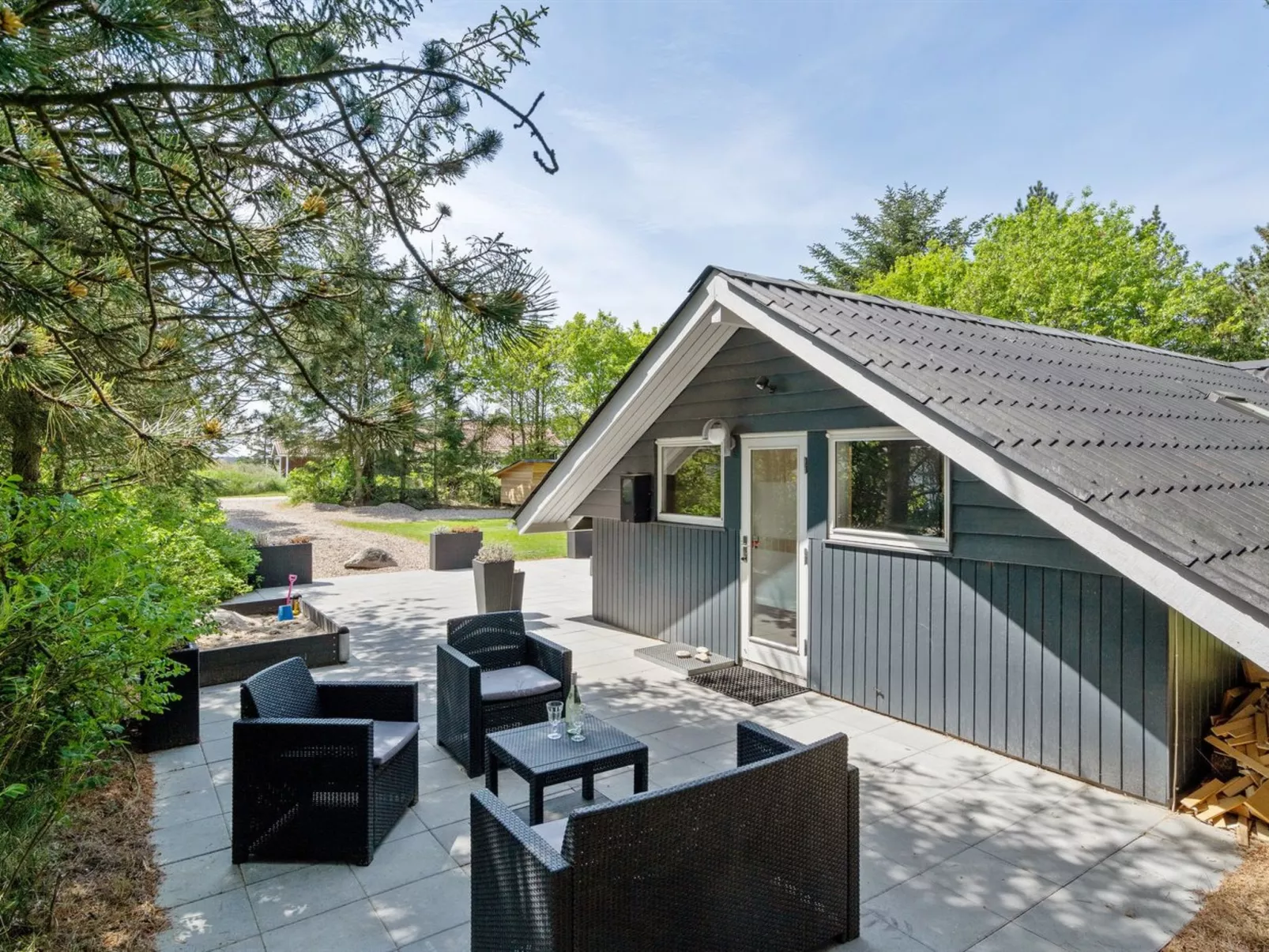 "Hjalmara" - 900m from the sea-Outside