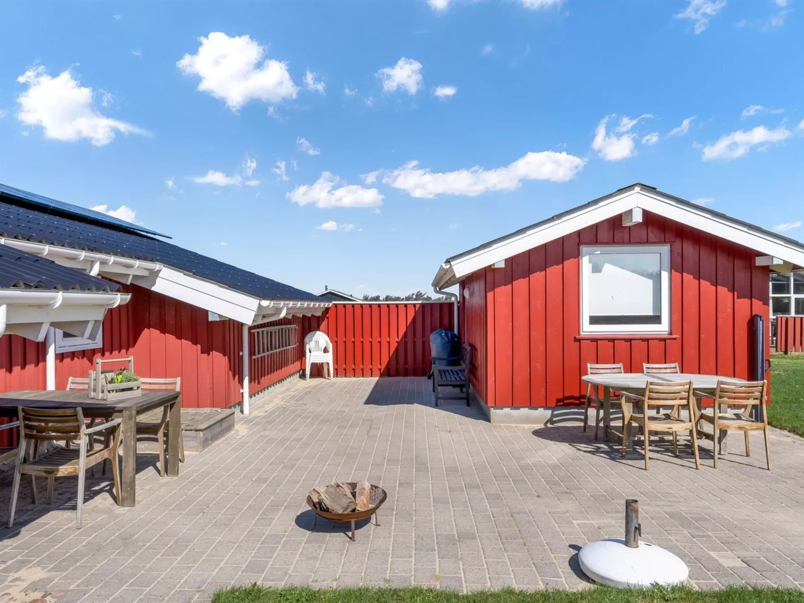 "Skrallan" - 400m from the sea-Draußen