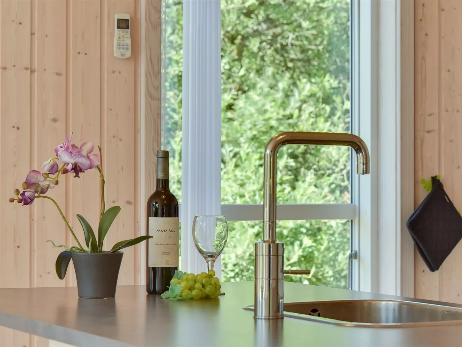 "Erich" - 1.8km from the sea-Dedans