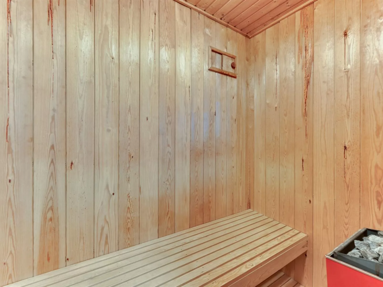 "Aiske" -  from the sea-Inside