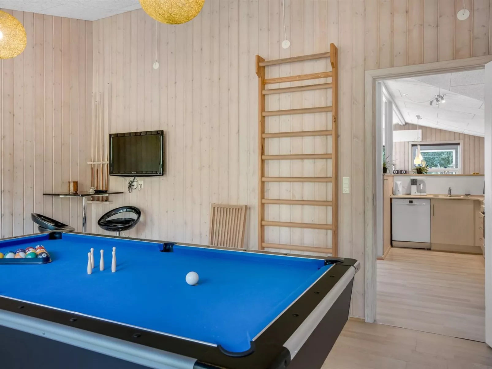 "Omar" - 1.0km from the sea-Drinnen