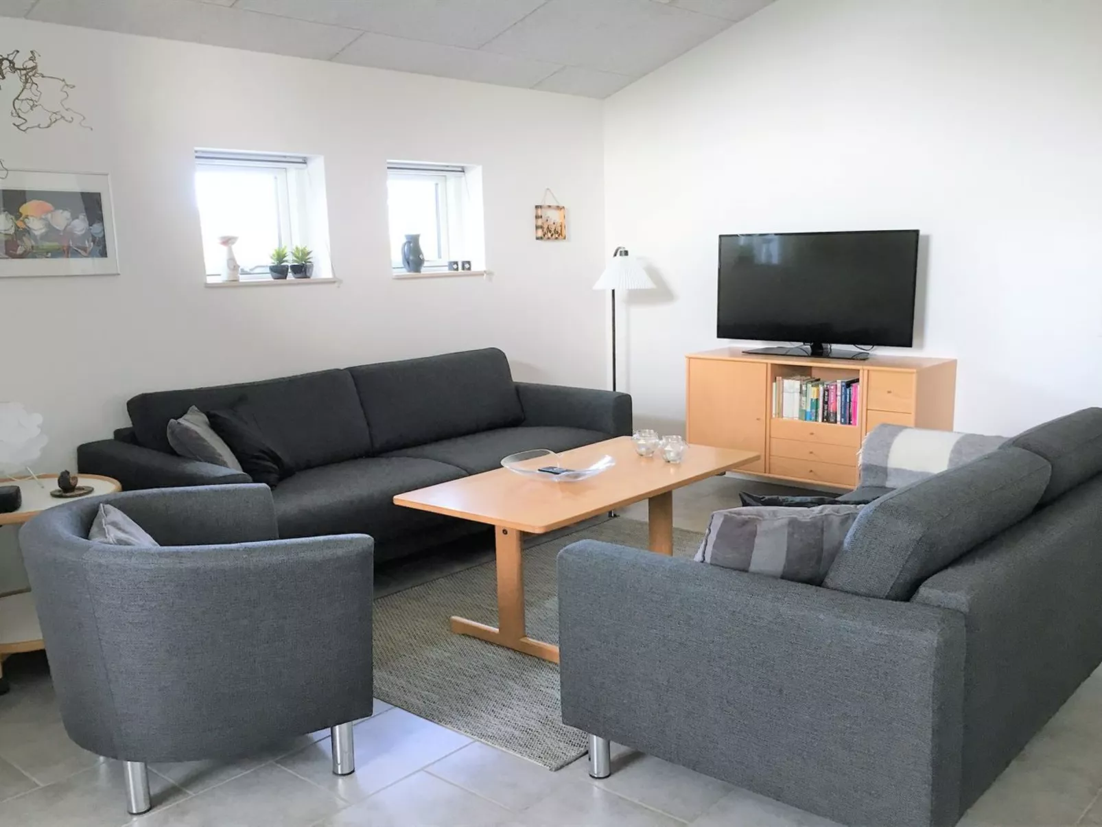 "Stacey" - 800m from the sea-Inside