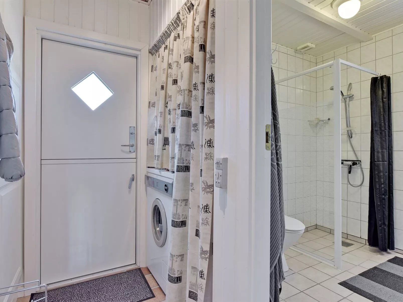 "Dines" - 1km from the sea-Inside